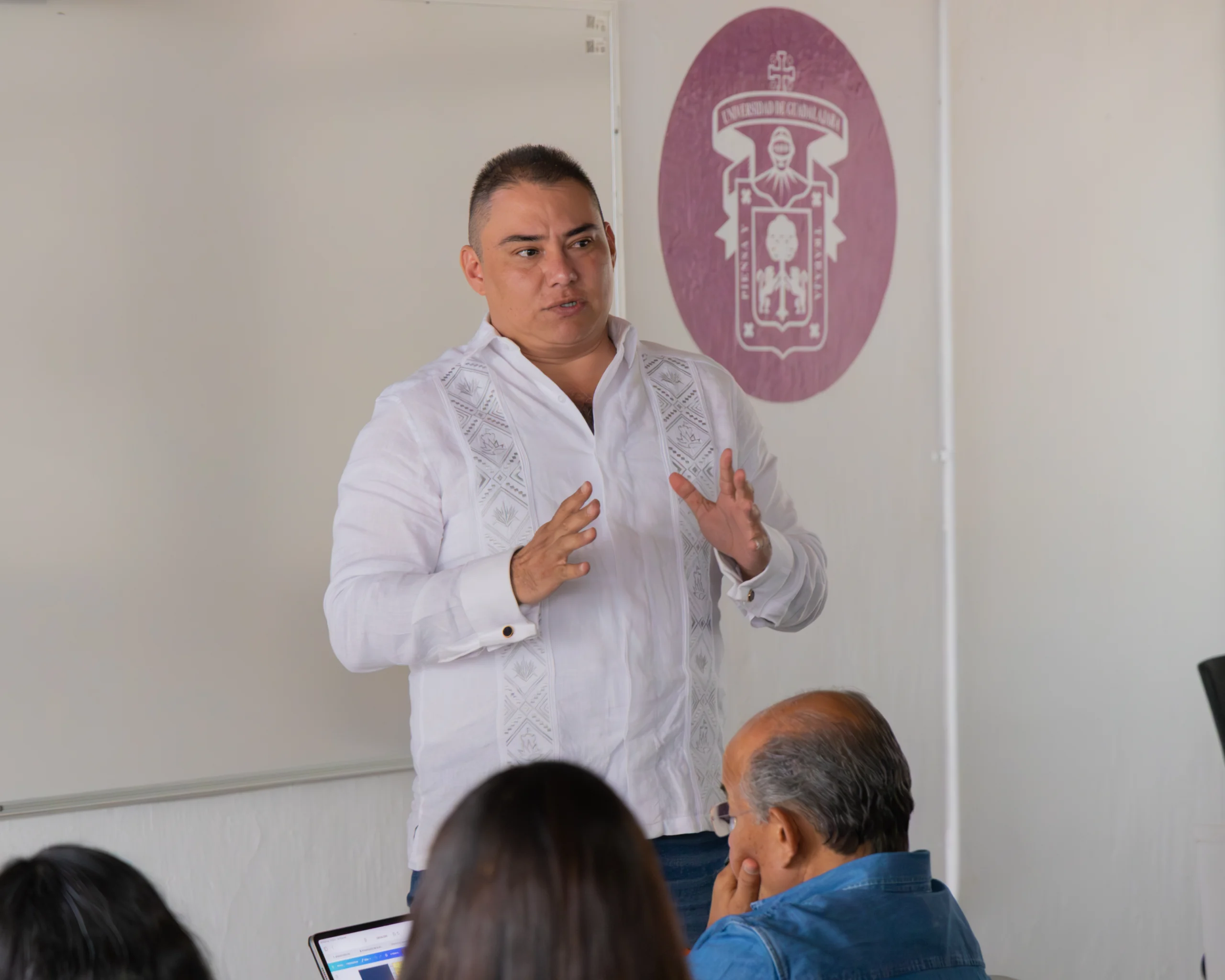 GILDARDO PARTIDA PRESENTA LA UNIVERSIDAD DEL TEQUILA 1